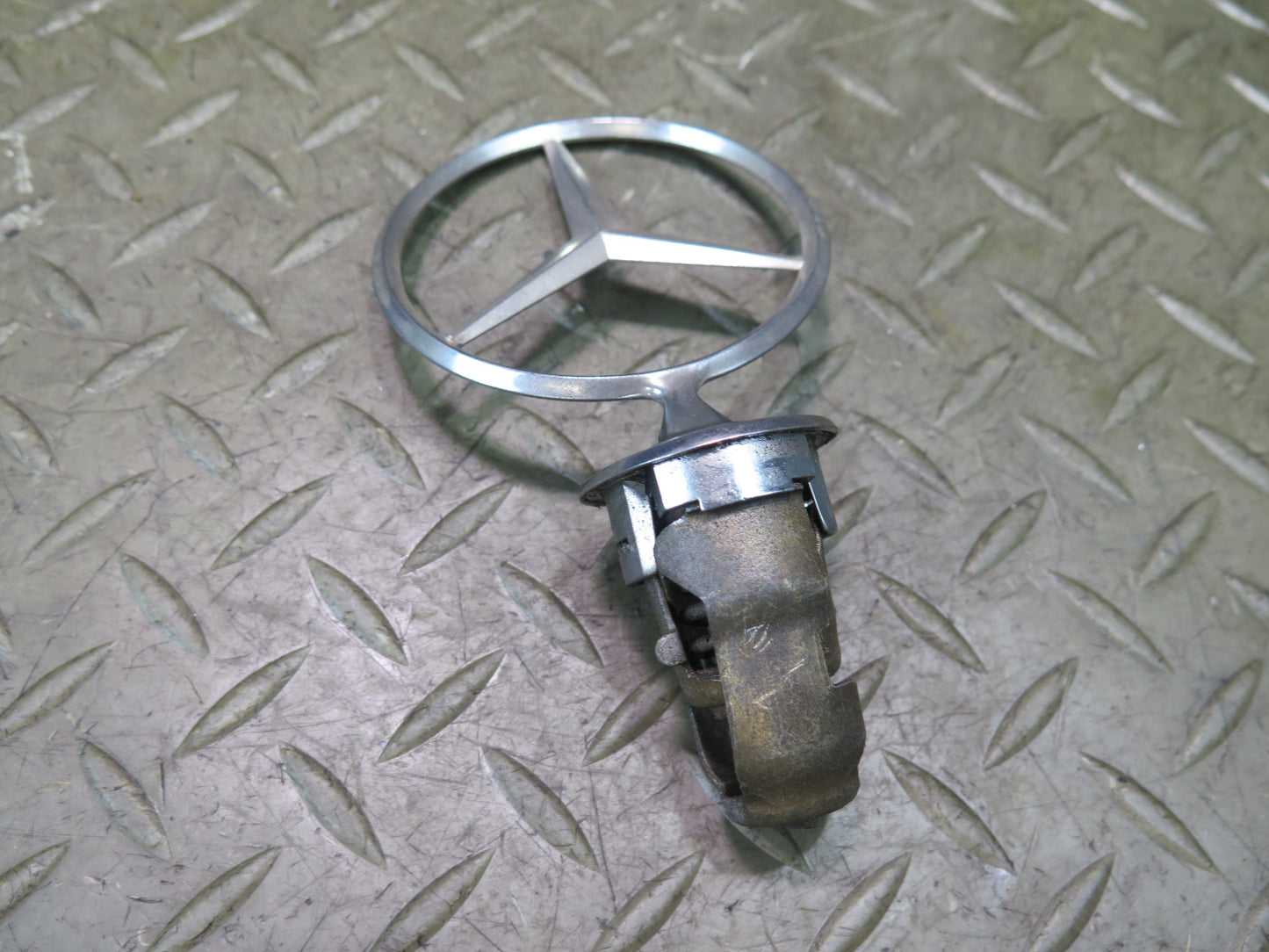86-91 Mercedes W126 Front Hood Emblem Logo Star Badge OEM