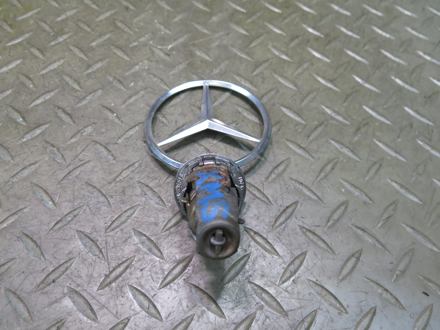 86-91 Mercedes W126 Front Hood Emblem Logo Star Badge OEM