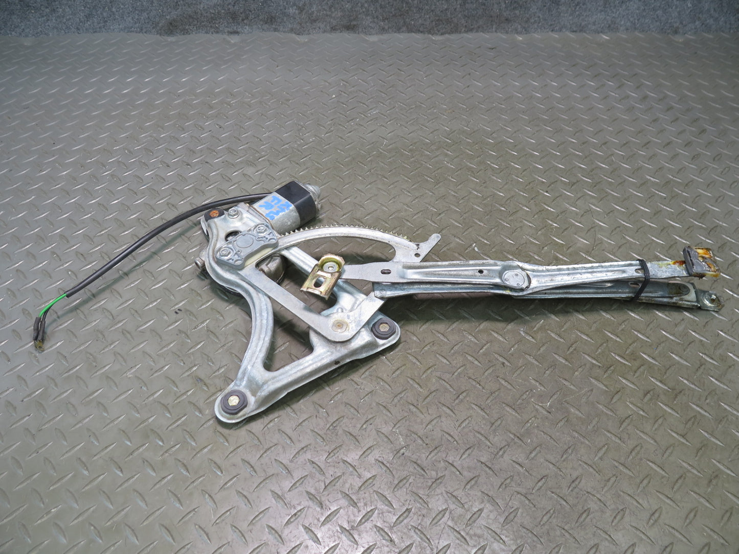 86-91 Mercedes W126 560SEL Sedan Front Right Door Window Regulator w Motor OEM