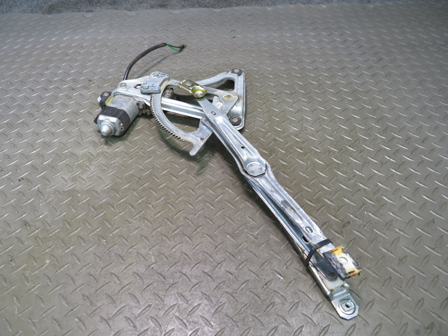 86-91 Mercedes W126 560SEL Sedan Front Left Door Window Regulator w Motor OEM
