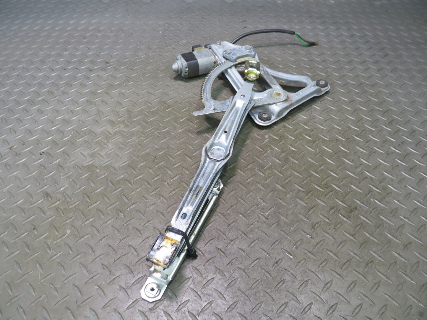 86-91 Mercedes W126 560SEL Sedan Front Left Door Window Regulator w Motor OEM