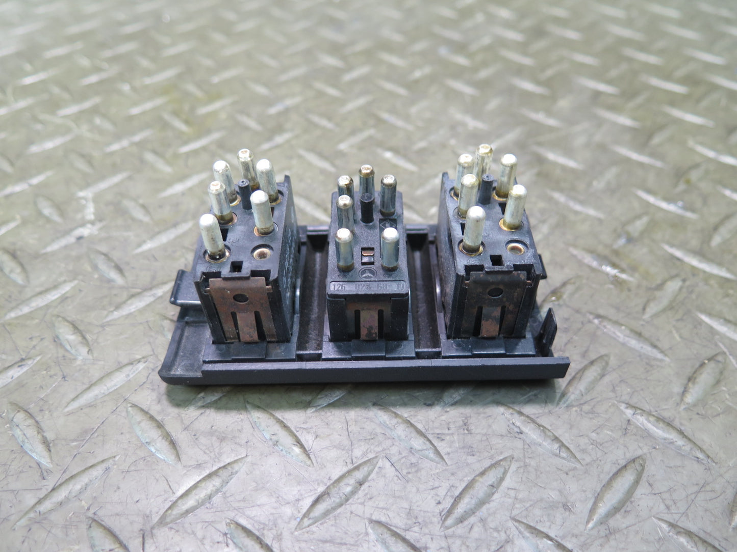 86-91 Mercedes W126 560SEL Rear Right Heated Seat Window Button Switch OEM