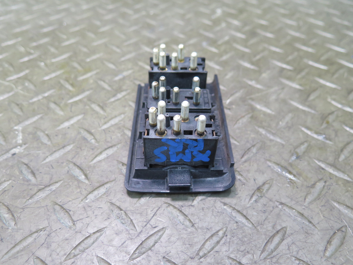 86-91 Mercedes W126 560SEL Rear Right Heated Seat Window Button Switch OEM