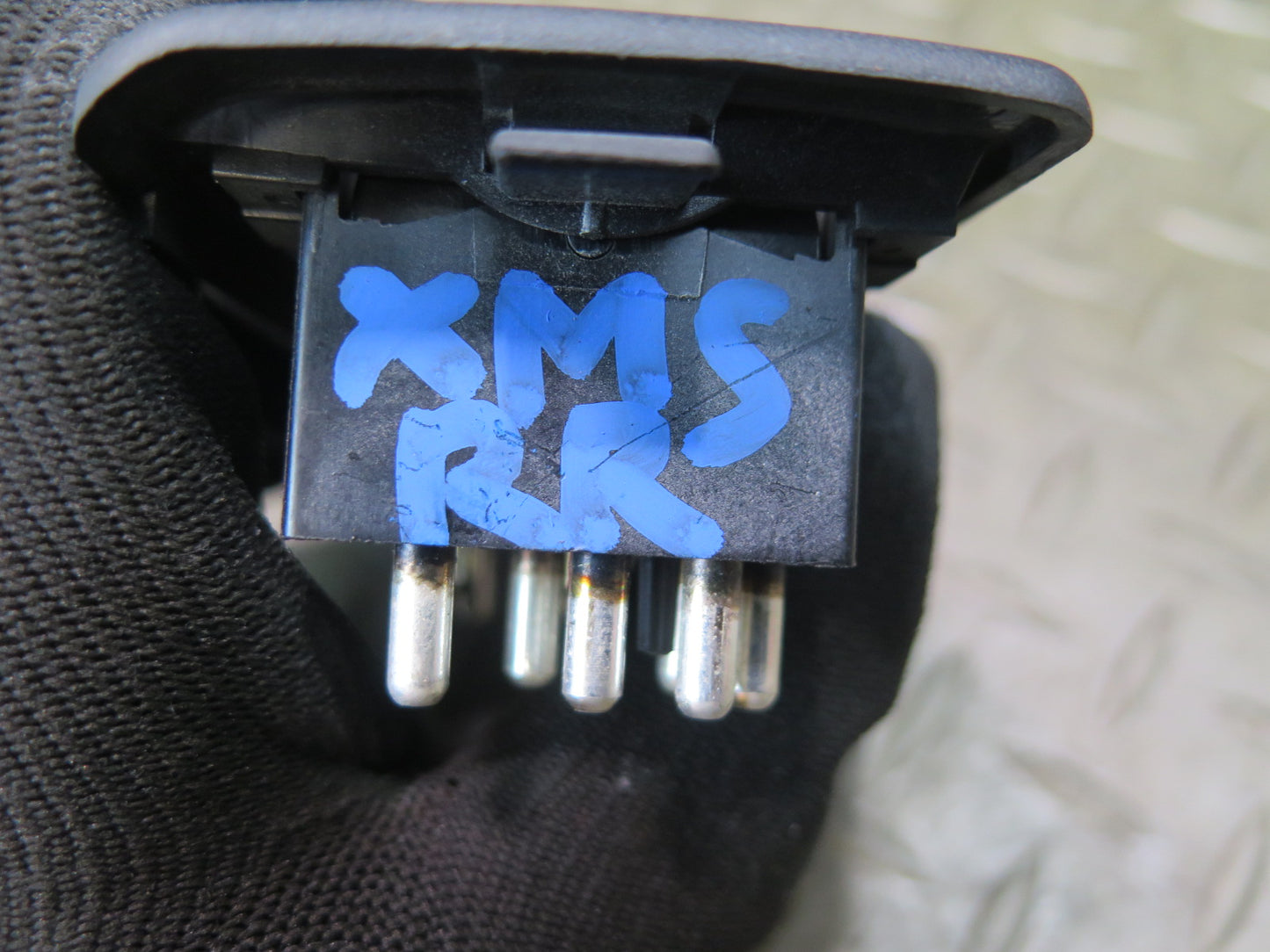 86-91 Mercedes W126 560SEL Rear Right Heated Seat Window Button Switch OEM