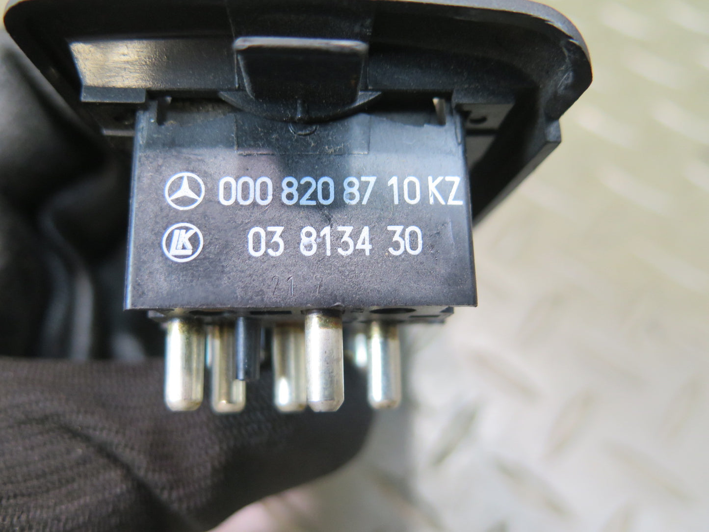86-91 Mercedes W126 560SEL Rear Left Heated Seat Window Button Switch OEM