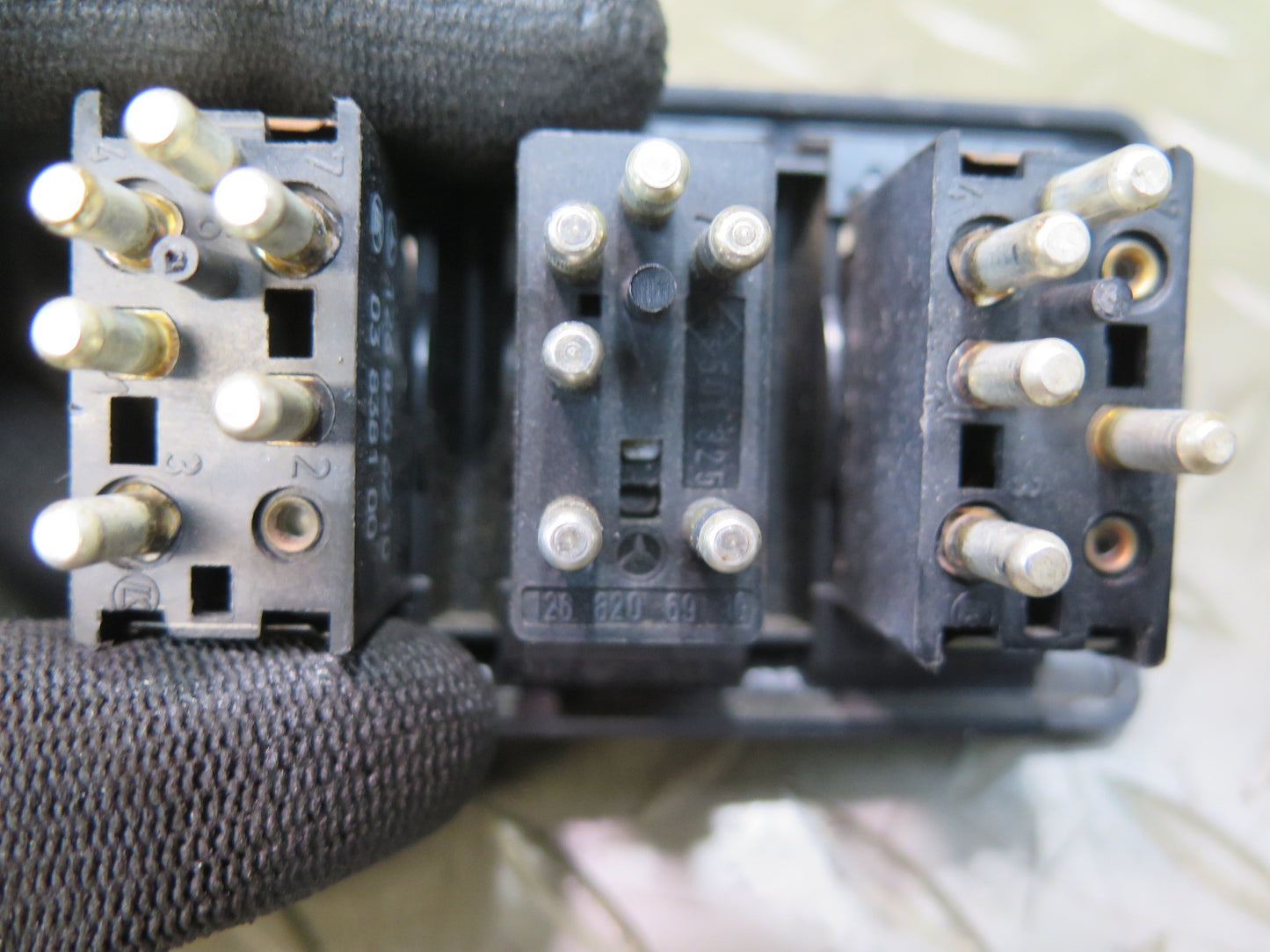 86-91 Mercedes W126 560SEL Rear Left Heated Seat Window Button Switch OEM