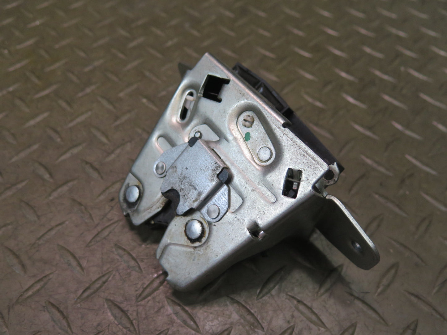 2012-2015 Mercedes X166 W166 Ml-class Rear Trunk Tailgate Lock Latch 2047400735
