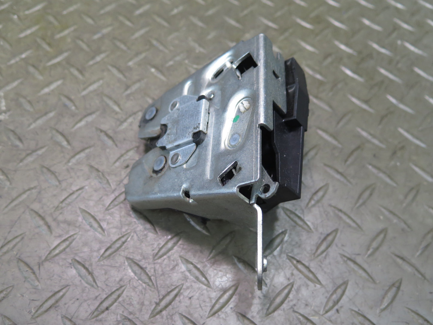 2012-2015 Mercedes X166 W166 Ml-class Rear Trunk Tailgate Lock Latch 2047400735