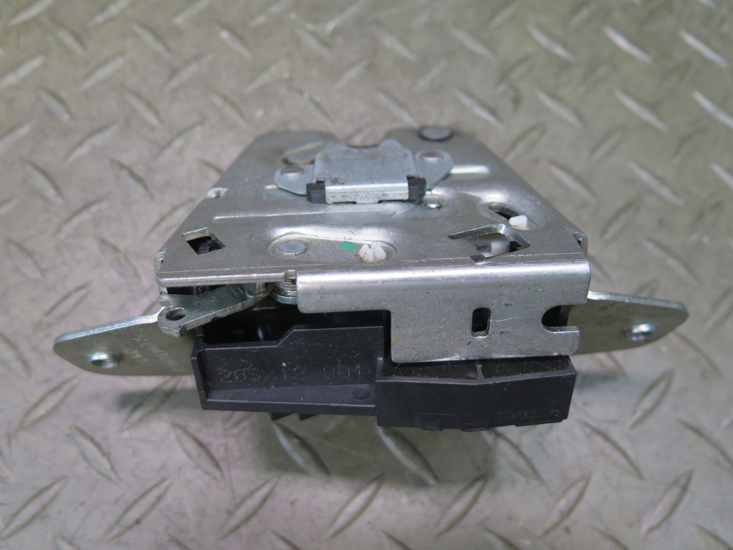 2012-2015 Mercedes X166 W166 Ml-class Rear Trunk Tailgate Lock Latch 2047400735
