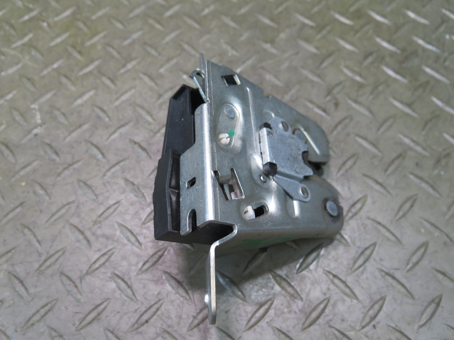 2012-2015 Mercedes X166 W166 Ml-class Rear Trunk Tailgate Lock Latch 2047400735