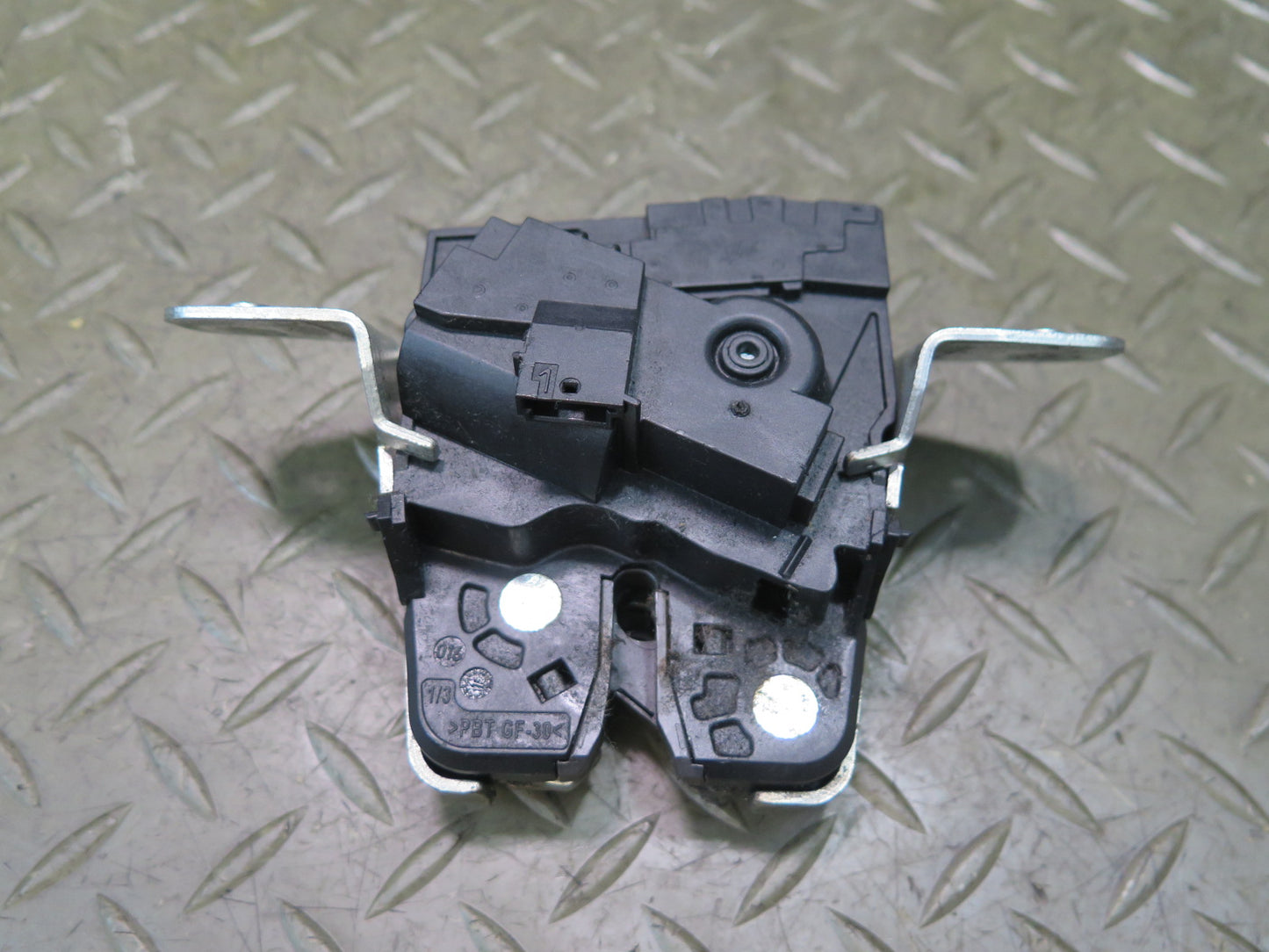 2012-2015 Mercedes X166 W166 Ml-class Rear Trunk Tailgate Lock Latch 2047400735