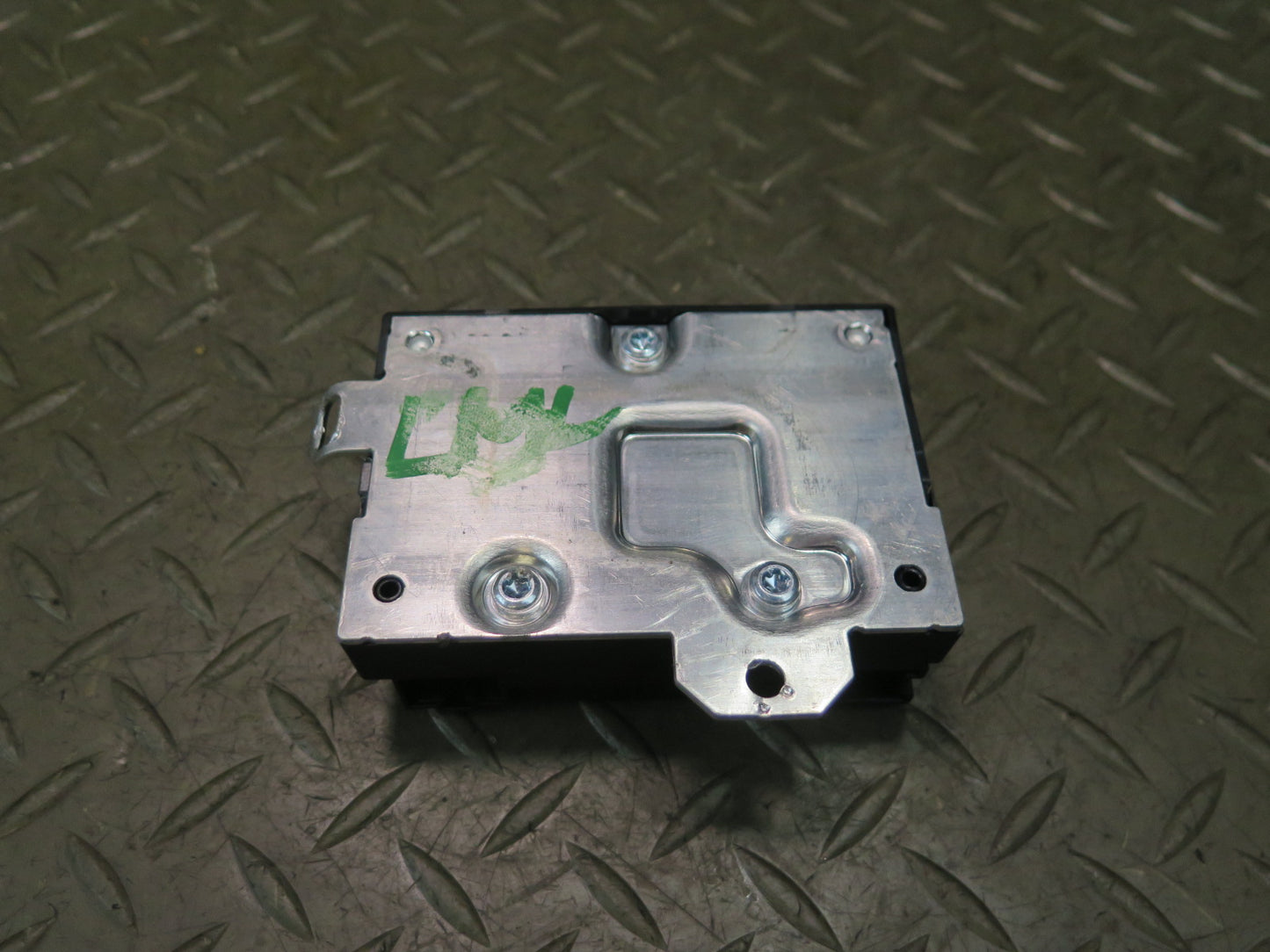 2012-2015 Mercedes X166 W166 Ml-class Fuel Pump Control Module 0009001803