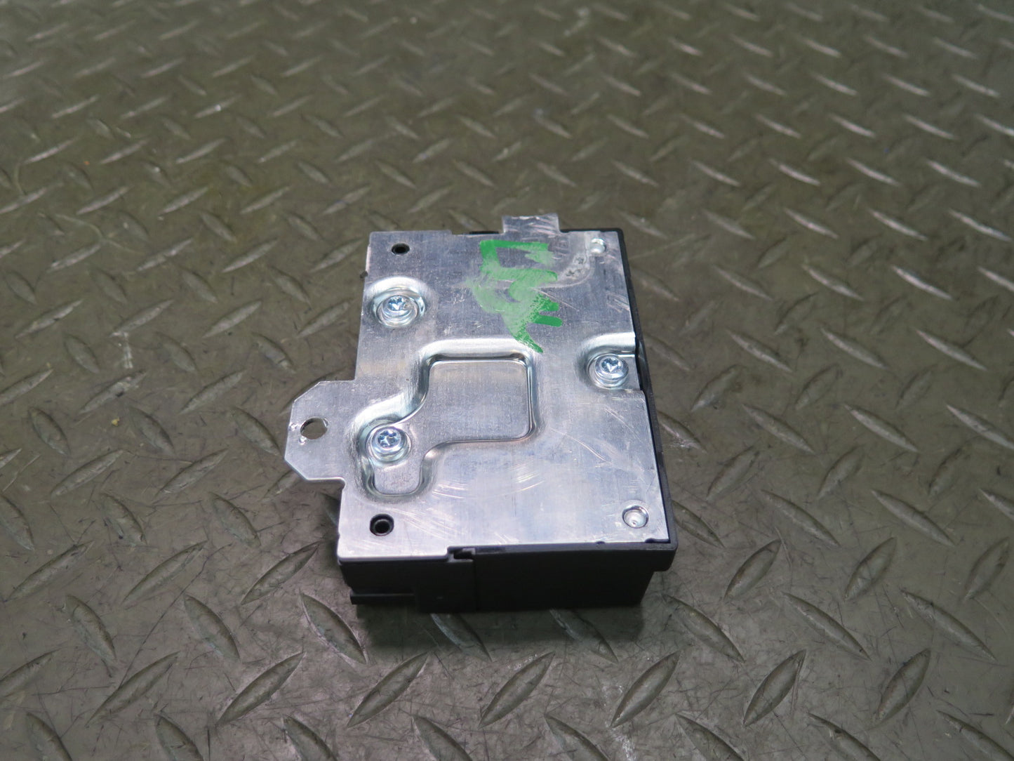 2012-2015 Mercedes X166 W166 Ml-class Fuel Pump Control Module 0009001803