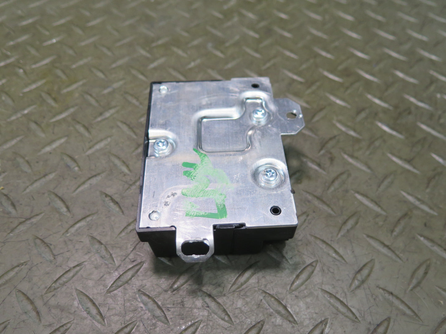 2012-2015 Mercedes X166 W166 Ml-class Fuel Pump Control Module 0009001803