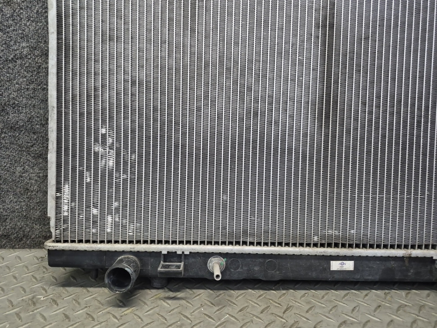 04-06 Nissan 350Z Z33 Convertible M/T Engine Cooling Radiator CSF