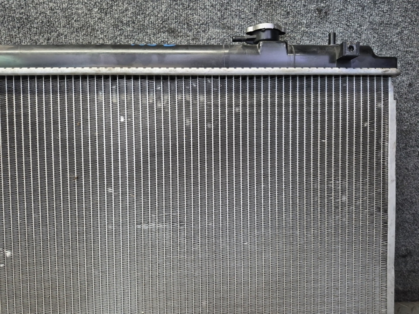 04-06 Nissan 350Z Z33 Convertible M/T Engine Cooling Radiator CSF