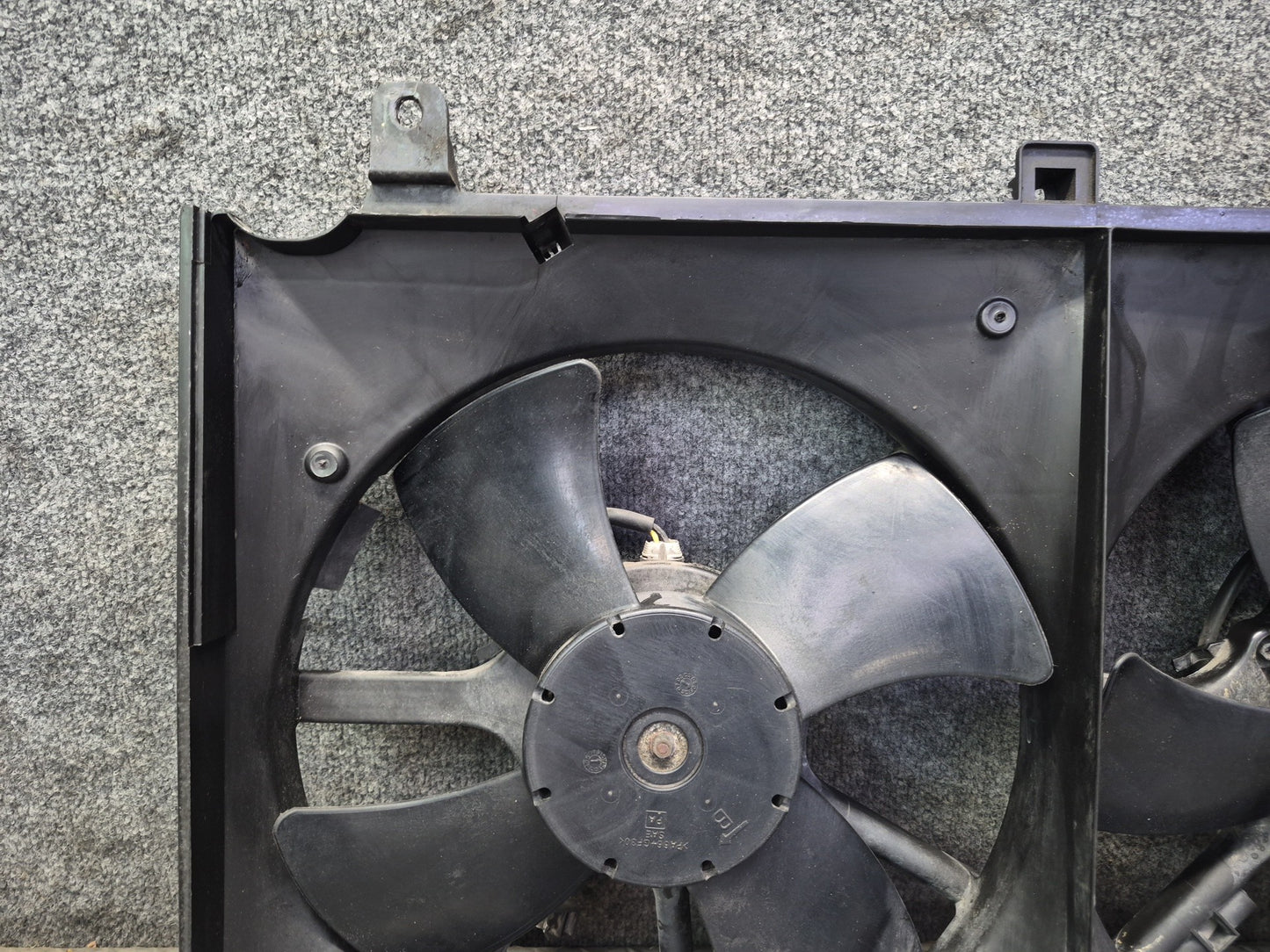 03-06 Nissan Z33 350Z VQ35DE Engine Cooling Fan Motor Shroud OEM