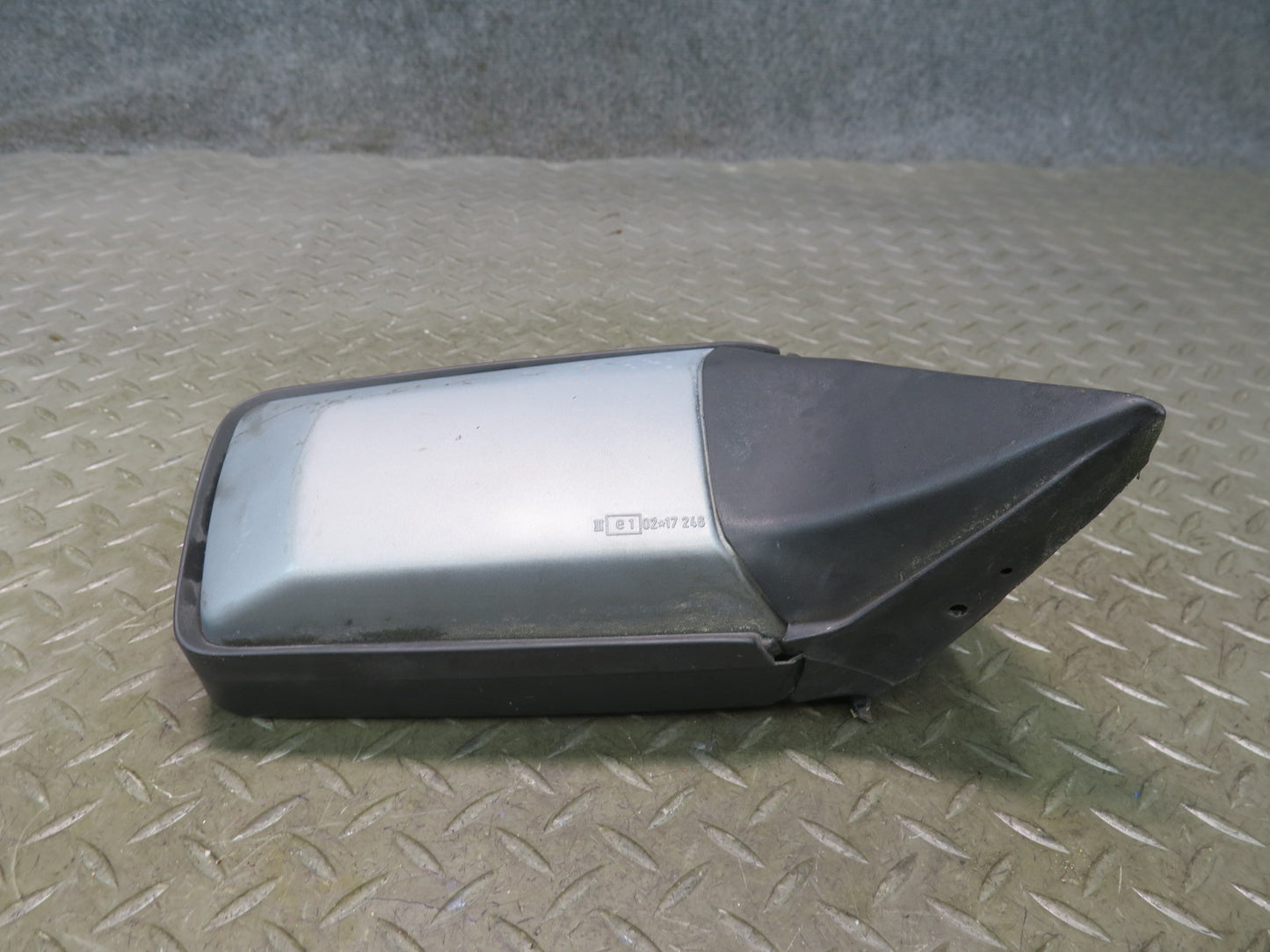 86-91 Mercedes W126 Right Door Exterior Side View Mirror Glass Discoloration