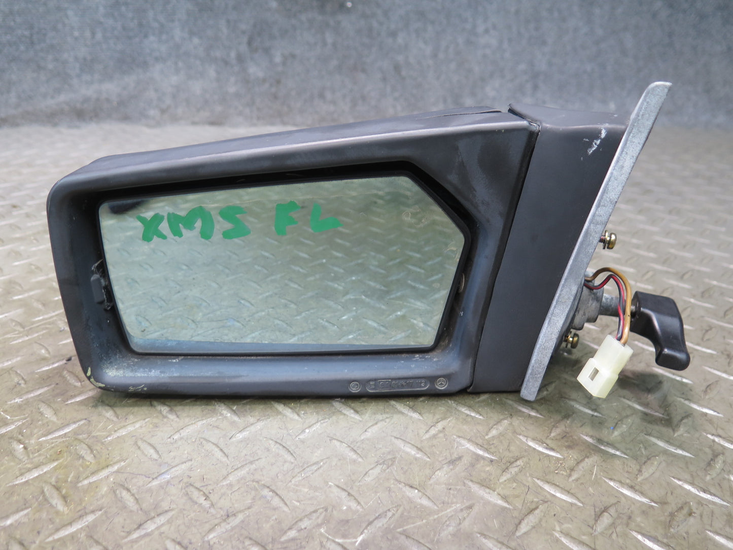 86-91 Mercedes W126 Left Door Exterior Side View Heat Mirror Glass Discoloration