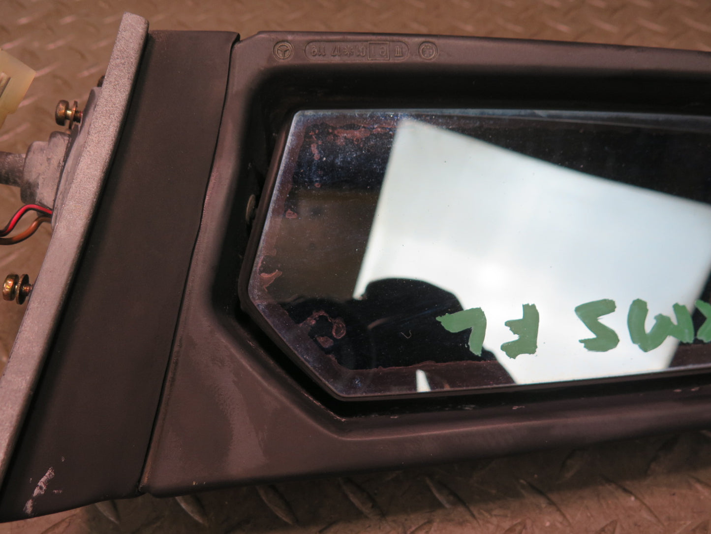 86-91 Mercedes W126 Left Door Exterior Side View Heat Mirror Glass Discoloration