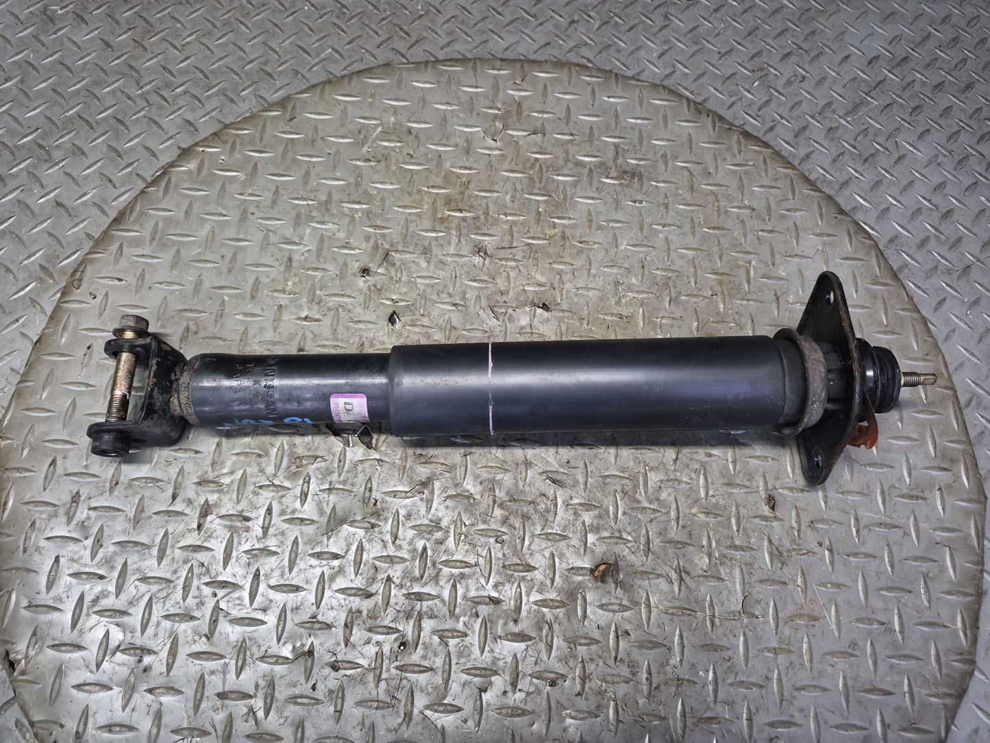 06-09 Nissan 350Z Z33 Set of 2 Rear Left & Right Strut Shock Absorber OEM