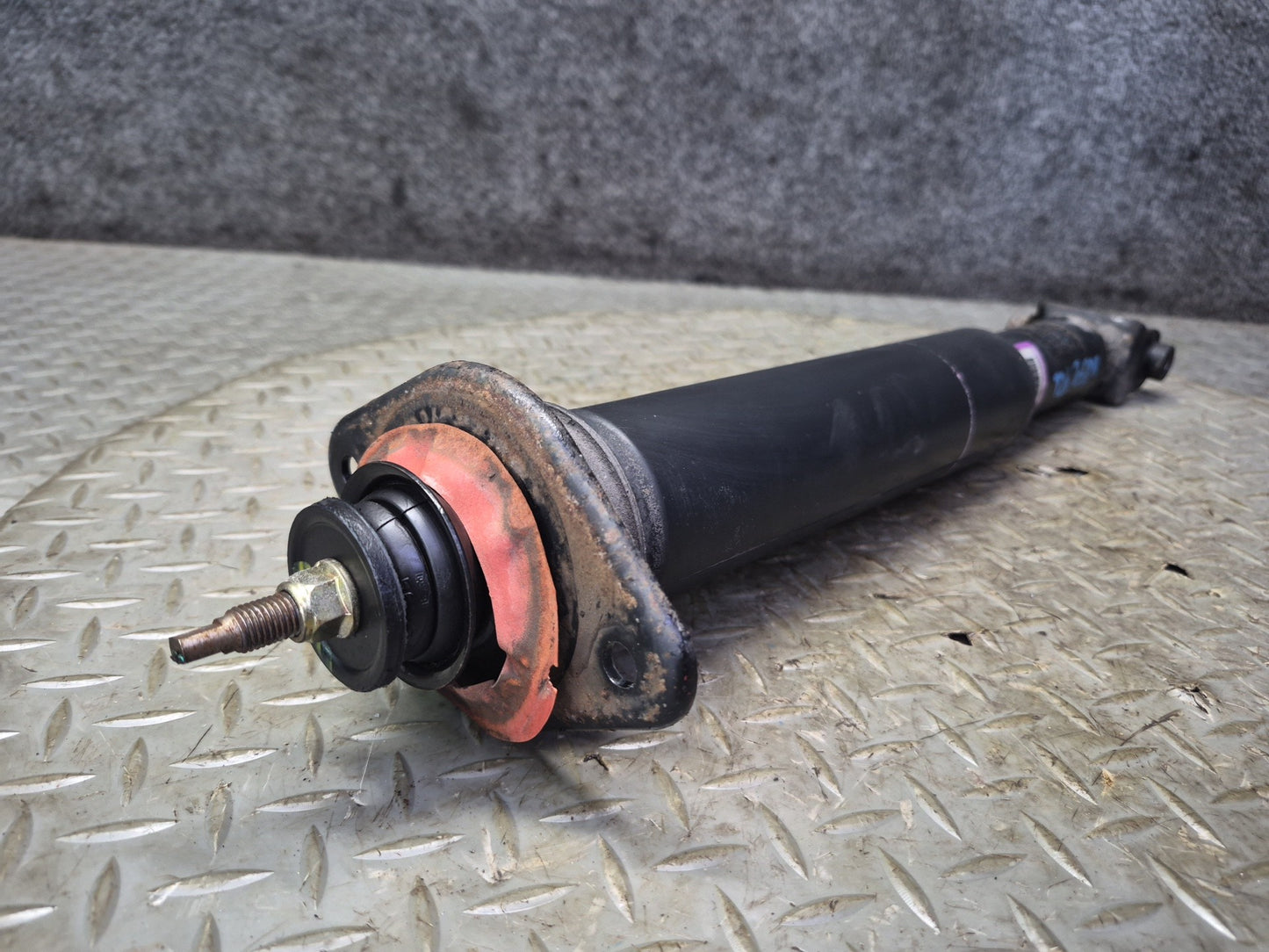 06-09 Nissan 350Z Z33 Set of 2 Rear Left & Right Strut Shock Absorber OEM
