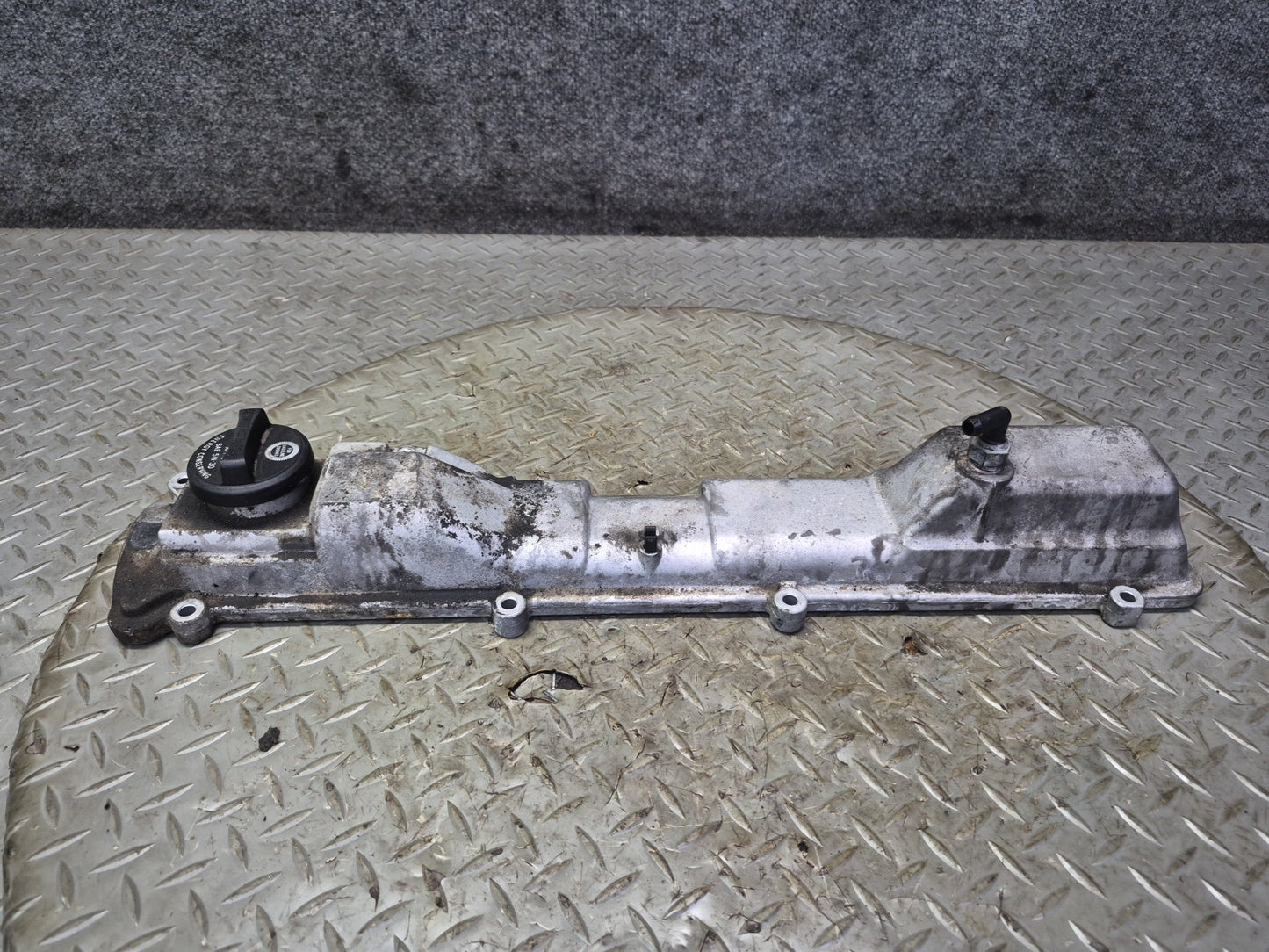 01-05 Lexus JCE10L IS300 3.0L 2JZGE Vvt-i Set of 2 Engine Valve Cover OEM