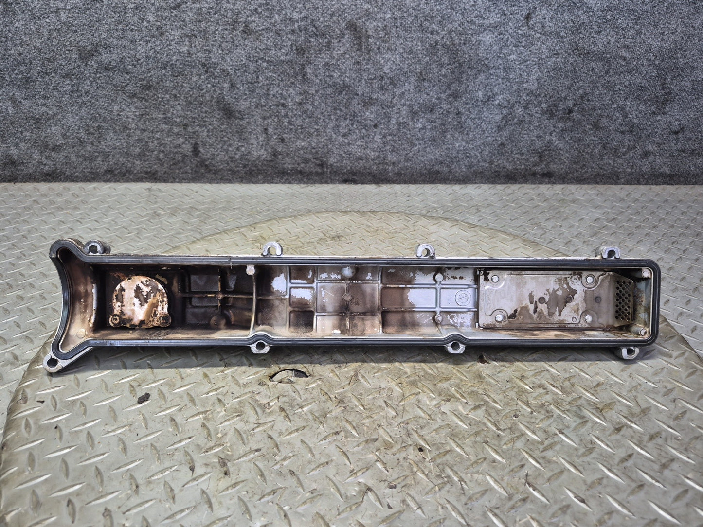 01-05 Lexus JCE10L IS300 3.0L 2JZGE Vvt-i Set of 2 Engine Valve Cover OEM