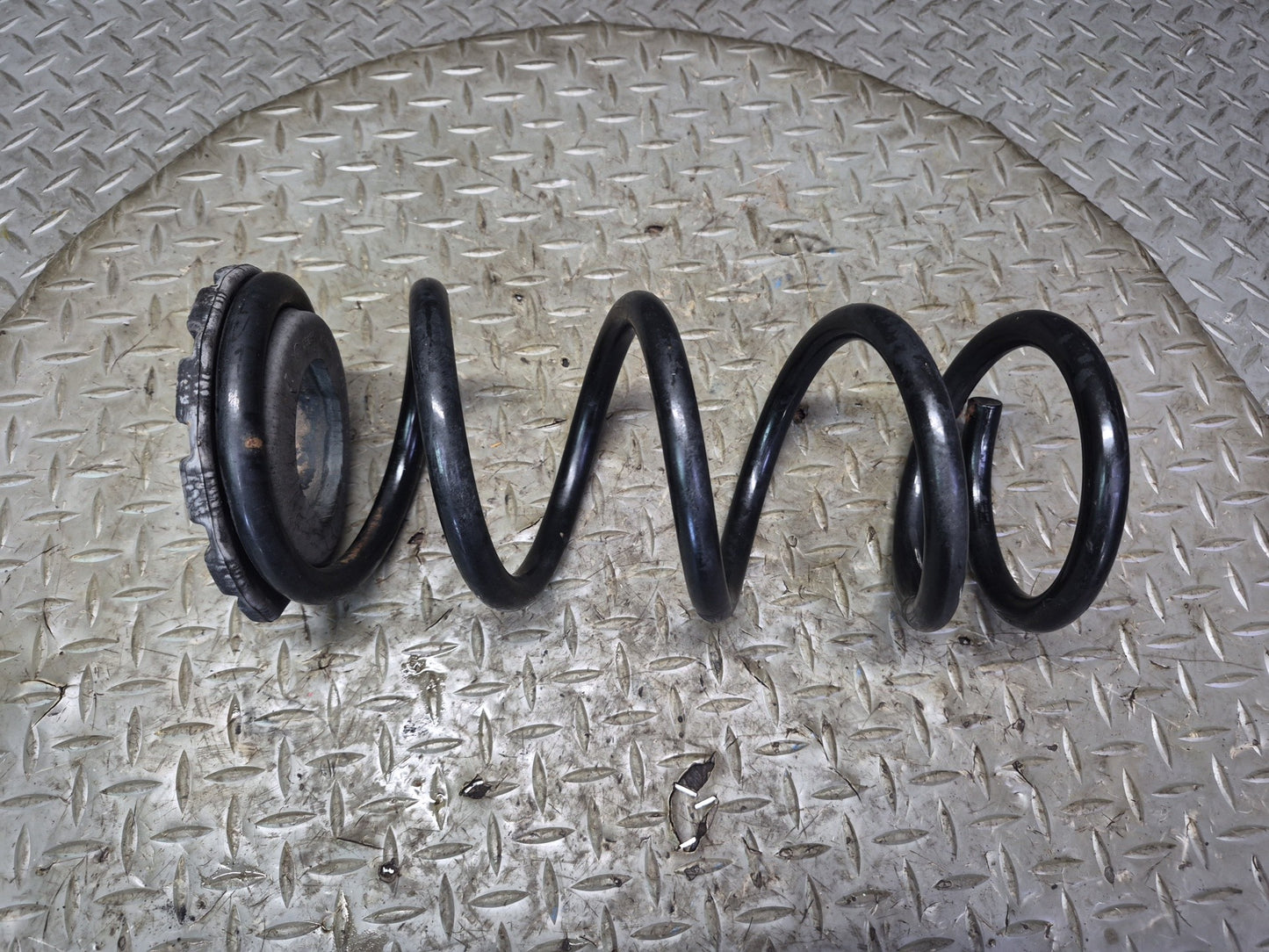 04-09 Nissan 350Z Z33 Convertible Set of 2 Rear Left & Right Coil Spring OEM