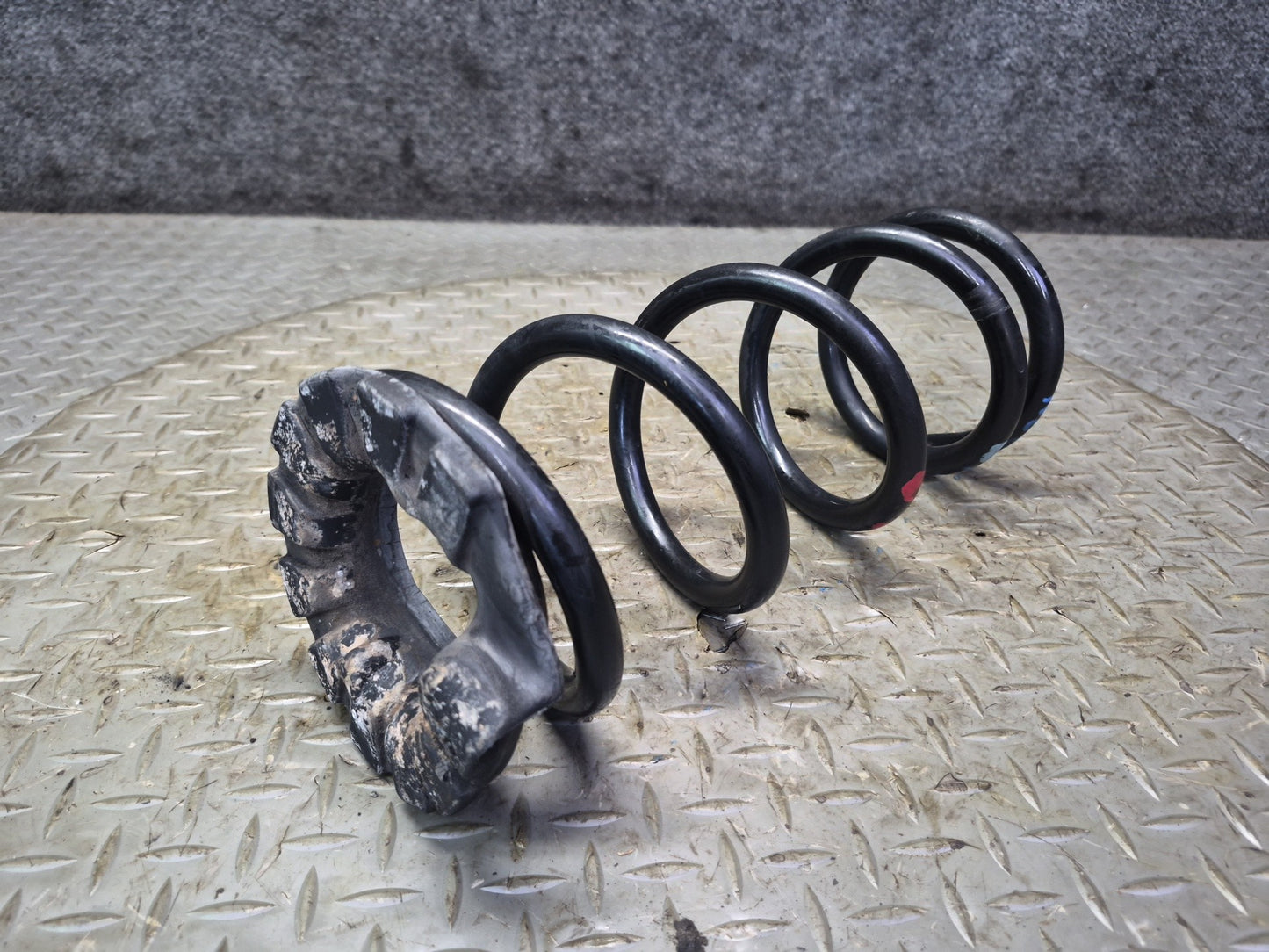 04-09 Nissan 350Z Z33 Convertible Set of 2 Rear Left & Right Coil Spring OEM