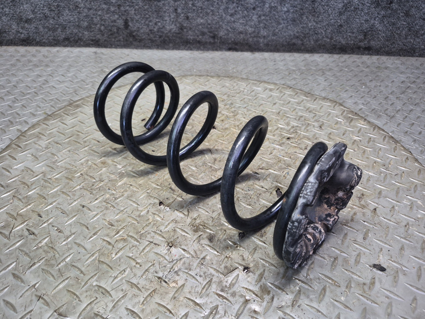 04-09 Nissan 350Z Z33 Convertible Set of 2 Rear Left & Right Coil Spring OEM