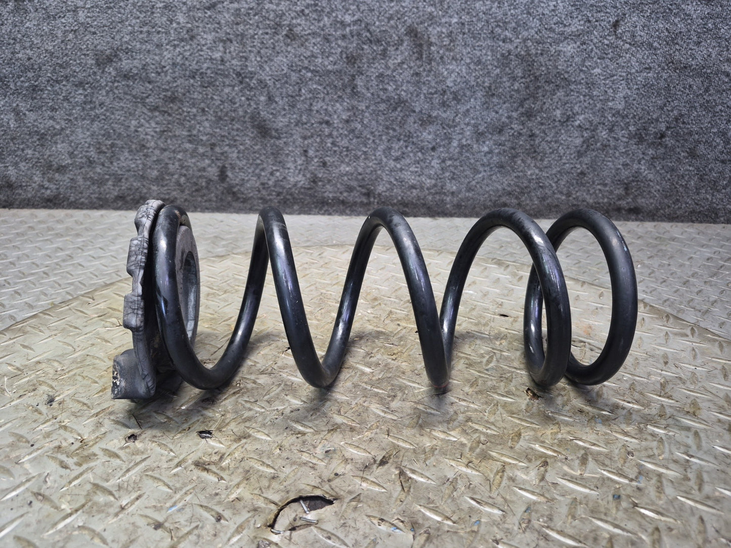 04-09 Nissan 350Z Z33 Convertible Set of 2 Rear Left & Right Coil Spring OEM