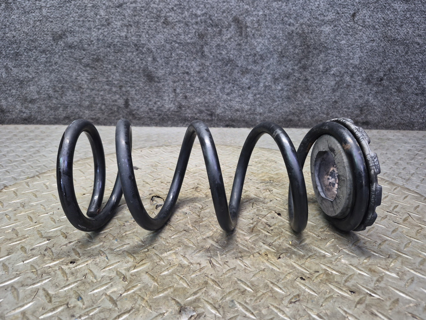 04-09 Nissan 350Z Z33 Convertible Set of 2 Rear Left & Right Coil Spring OEM
