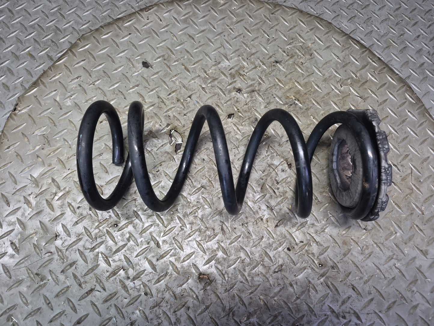 04-09 Nissan 350Z Z33 Convertible Set of 2 Rear Left & Right Coil Spring OEM