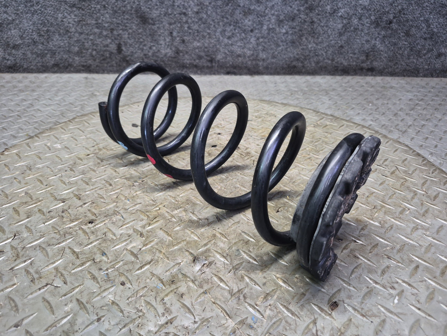 04-09 Nissan 350Z Z33 Convertible Set of 2 Rear Left & Right Coil Spring OEM