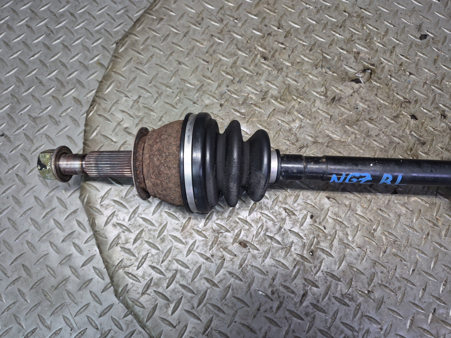 04-09 Nissan 350Z Z33 M/T Convertible Rear Left Suspension Axle Shaft OEM