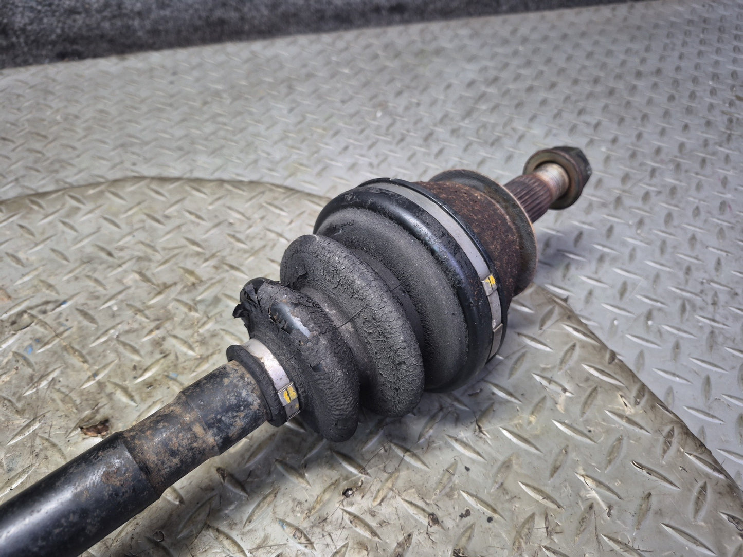 04-09 Nissan 350Z Z33 Convertible M/T Rear Right Suspension Axle Shaft OEM