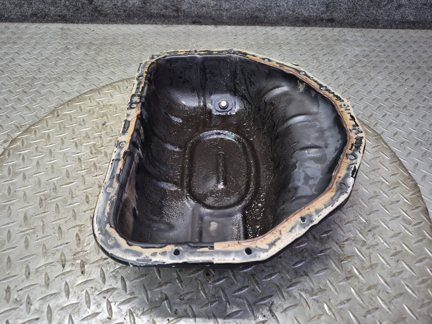 01-05 Lexus JCE10L IS300 3.0L 2JZGE Vvt-i Engine Motor Lower Oil Pan OEM