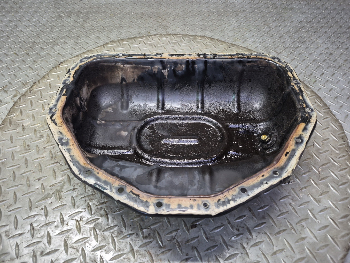 01-05 Lexus JCE10L IS300 3.0L 2JZGE Vvt-i Engine Motor Lower Oil Pan OEM