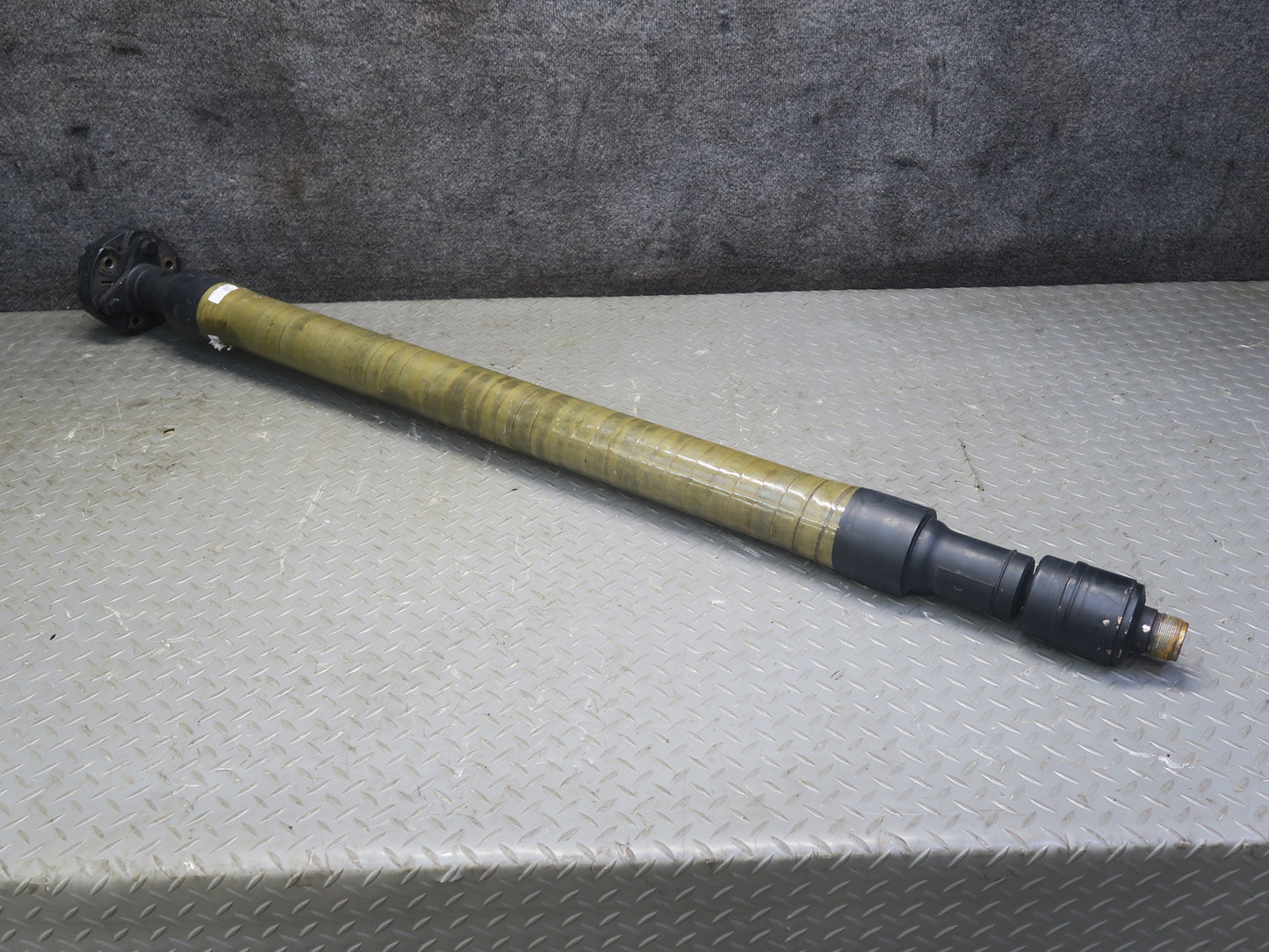2015-2017 BMW F82 F83 M4 Rear CFK Carbon Fiber Driveshaft Drive Shaft 7855000