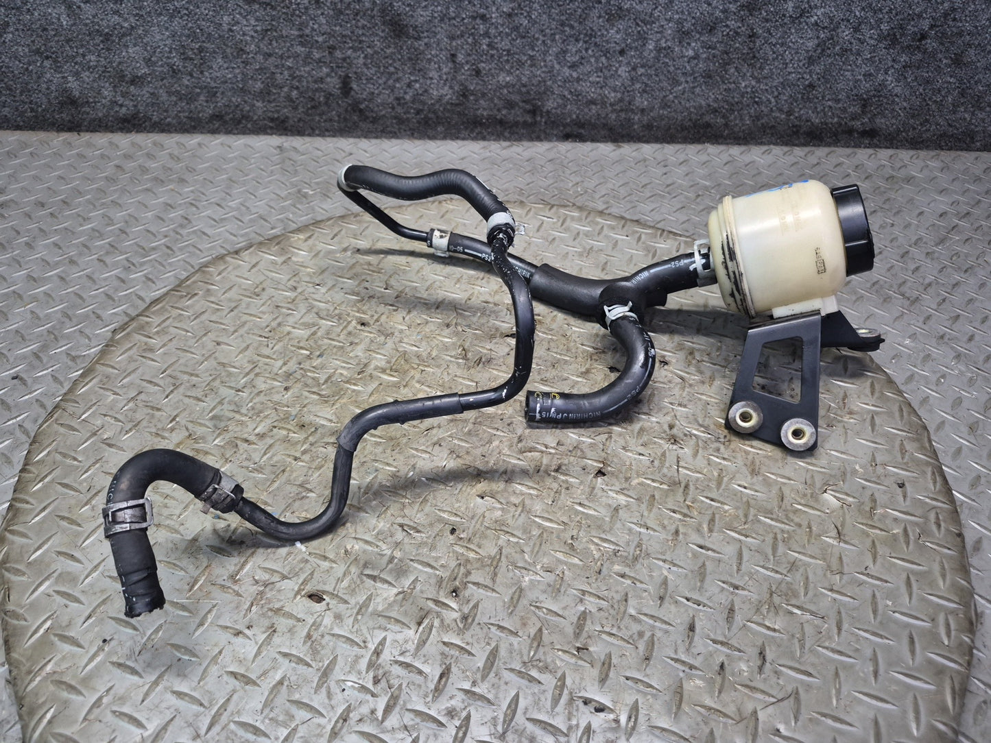06-07 Nissan 350Z Z33 Convert Power Steering Fluid Reservoir Tank w Hose OEM