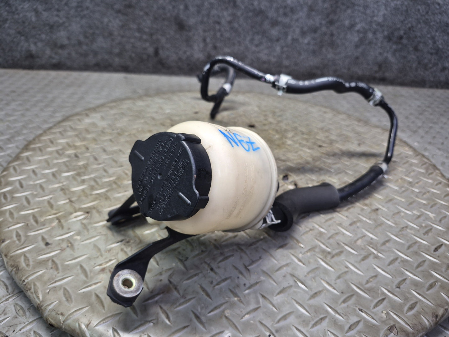06-07 Nissan 350Z Z33 Convert Power Steering Fluid Reservoir Tank w Hose OEM