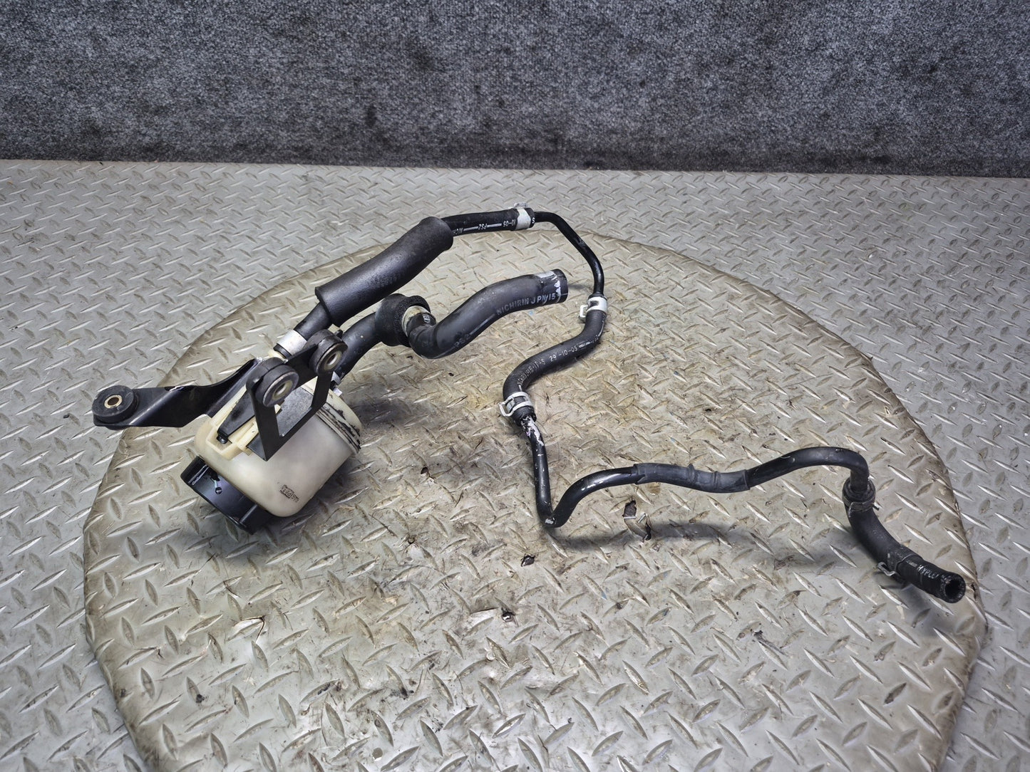 06-07 Nissan 350Z Z33 Convert Power Steering Fluid Reservoir Tank w Hose OEM