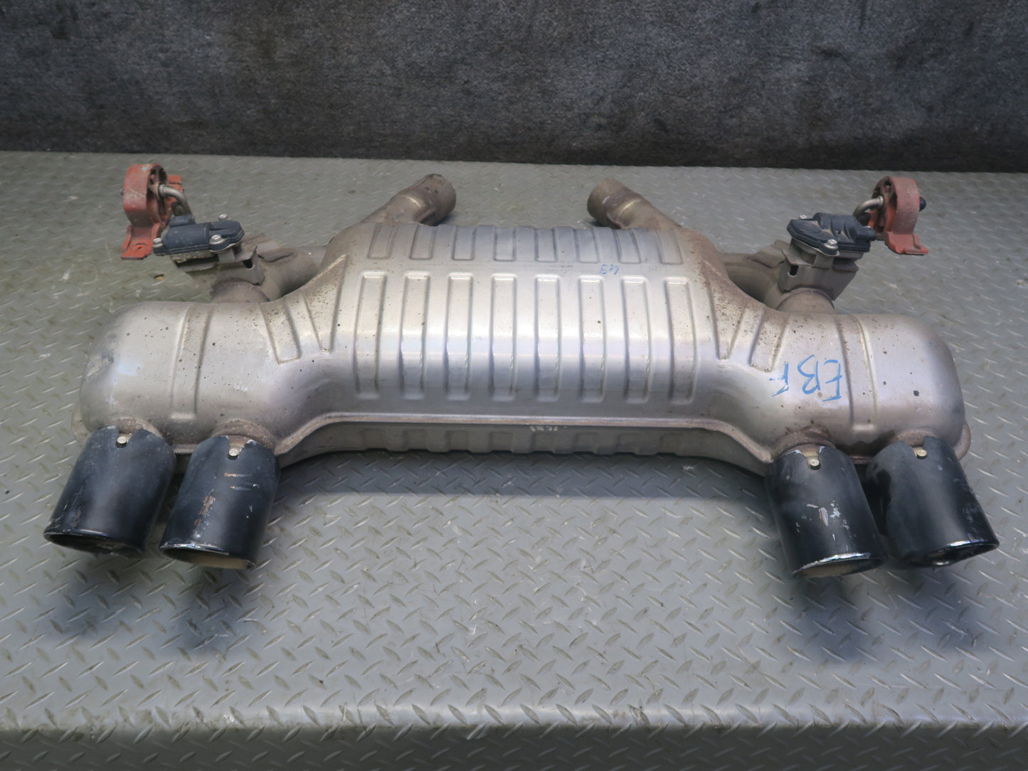 2015-2020 BMW F82 F83 M4 Rear Exhaust Muffler w Tips 7850084 Damaged