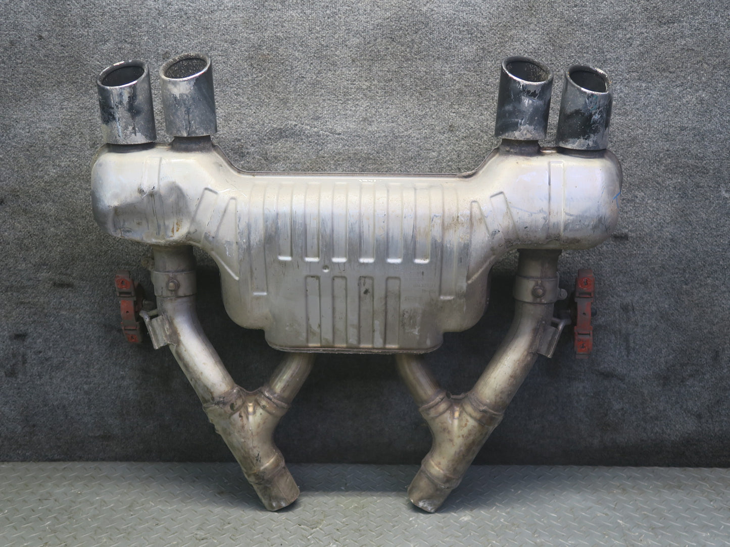 2015-2020 BMW F82 F83 M4 Rear Exhaust Muffler w Tips 7850084 Damaged