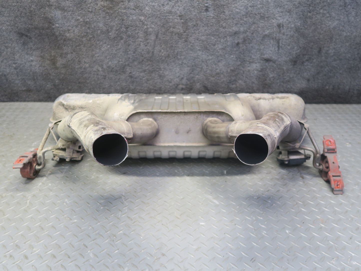 2015-2020 BMW F82 F83 M4 Rear Exhaust Muffler w Tips 7850084 Damaged
