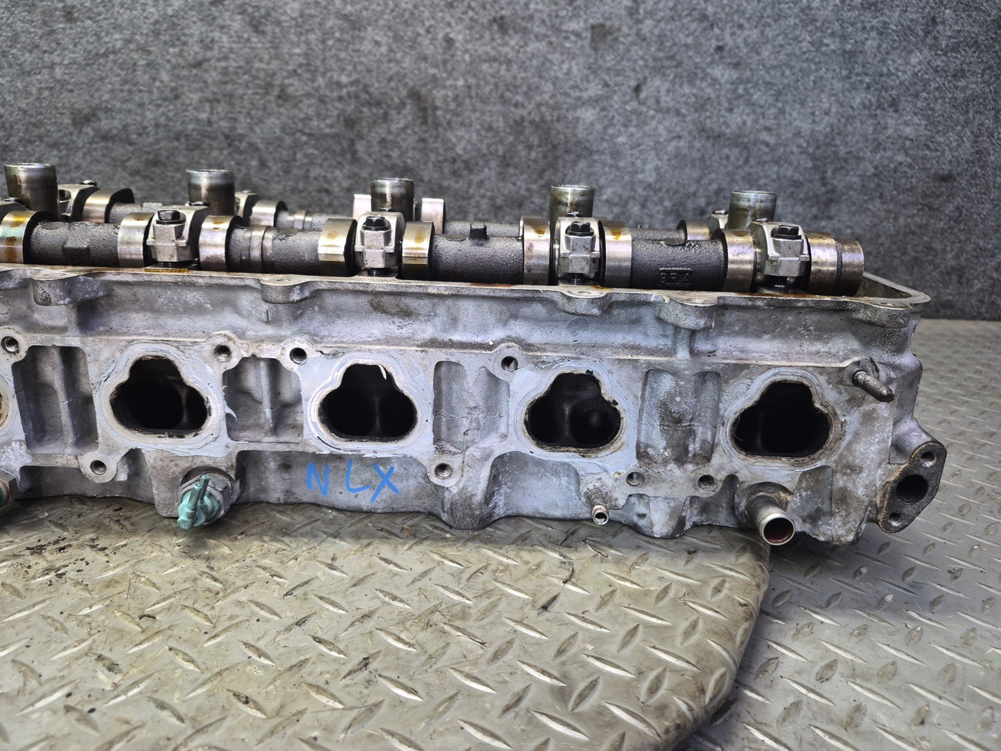 1996-1997 Lexus FZJ80L LX450 1FZFE Engine Cylinder Head w Camshafts