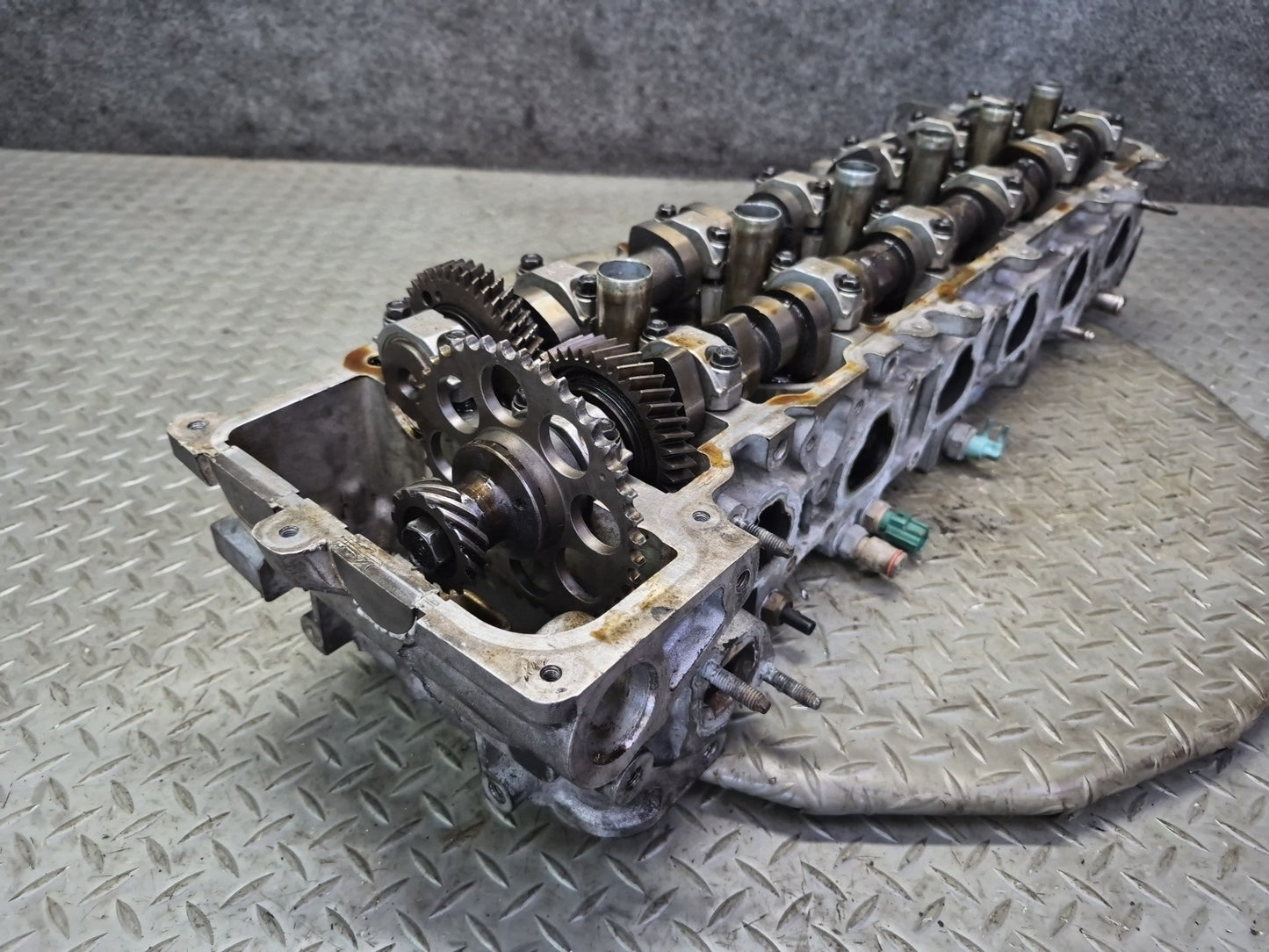1996-1997 Lexus FZJ80L LX450 1FZFE Engine Cylinder Head w Camshafts