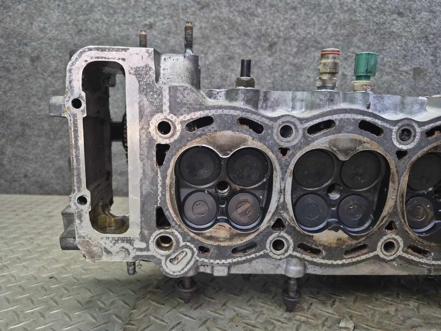 1996-1997 Lexus FZJ80L LX450 1FZFE Engine Cylinder Head w Camshafts