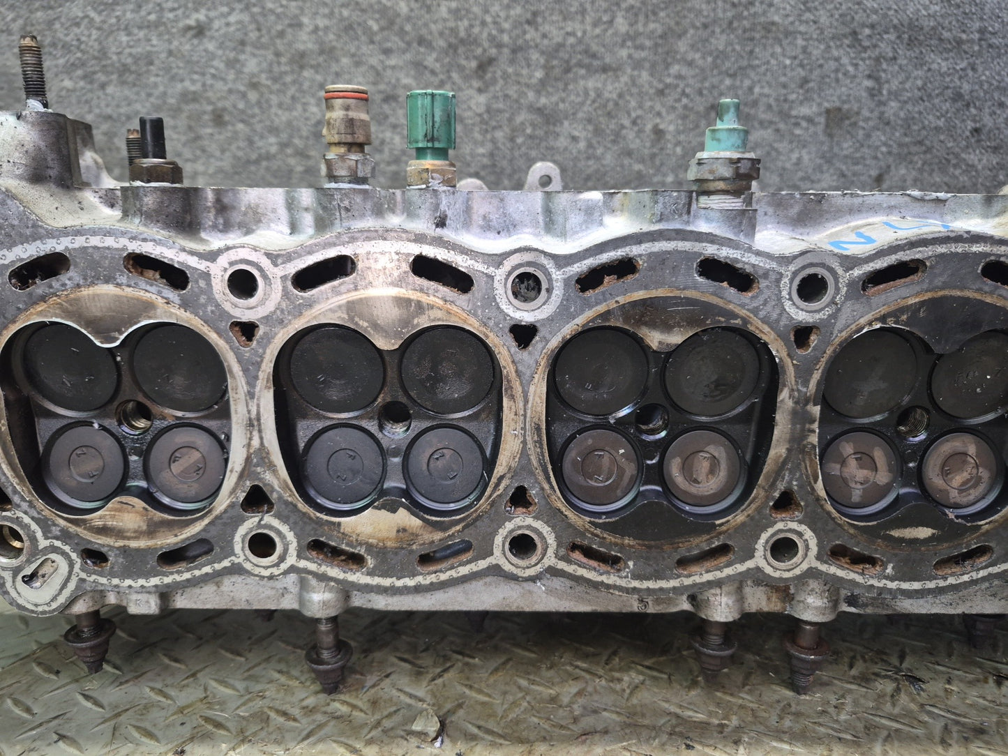 1996-1997 Lexus FZJ80L LX450 1FZFE Engine Cylinder Head w Camshafts